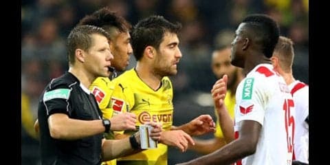 ブンデスのビデオ判定で大論争も、「感情論」だけの反対派はグダグダ