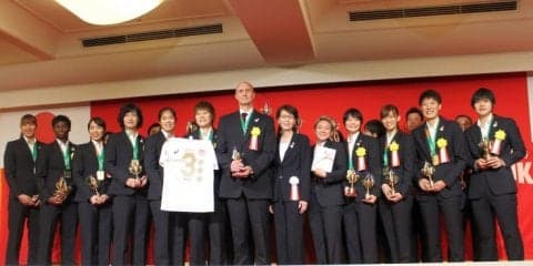 アジアカップ『優勝祝賀会』の席で女子日本代表を率いるトム・ホーバスは「ワールドカップでメダルを取りたい」と宣言！