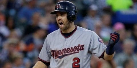 メジャーリーグで珍打…セーフティーバントが初回先頭打者本塁打に