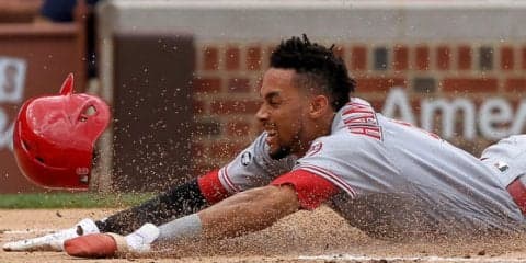 MLB随一の驚異的スピード!?　一二塁間に挟まれたが…相手ミスで一気に生還