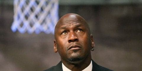 ドナルド・トランプとステフィン・カリーの論争に端を発する論争にマイケル・ジョーダンも参戦、当然ながらカリー支持