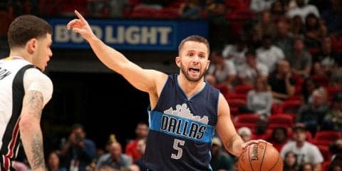 マブスのオーナーの決断、ハリケーン直撃のプエルトリコ出身J.J.・バレアのためクラブ保有のチャーター機を貸し出す