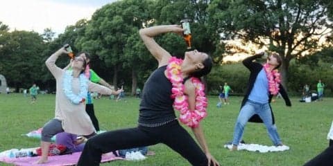 ベルマーレビールを飲みながら行うヨガ「ビールヨガ」開催