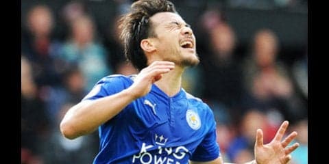 決定機で外し、悔しがる岡崎慎司。代表ウィークは「休養」でリセット