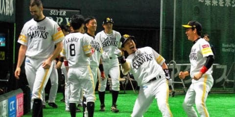 ホークス松田が紅白戦で連日の第2号　和田から「日米野球以来のホームラン」
