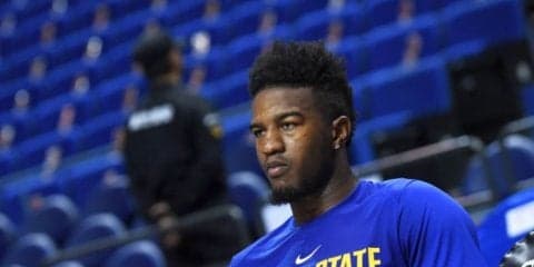 新人ジョーダン・ベルの活躍にうれしい悲鳴を上げるザザ・パチューリア「ベテランからリバウンドを奪うんじゃない！」