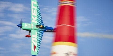 室屋義秀、レッドブル・エアレース・ワールドシリーズチャンピオン獲得