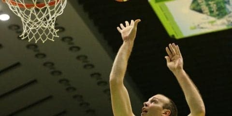 我慢比べの延長戦、レバンガ北海道に押された川崎ブレイブサンダースがフリースローで粘って競り勝つ