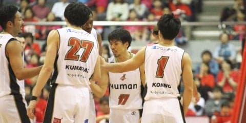 「普通にプレーしたら勝てない」指揮官の策が的中した大阪エヴェッサが見事な先制攻撃から千葉ジェッツを封じて快勝！