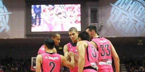 堅守とチームメートの献身が『アシスト』した富樫勇樹の31得点、千葉ジェッツが大阪エヴェッサに前日の雪辱を果たす