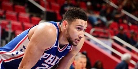 ベン・シモンズがデビュー4戦目でトリプル・ダブルを記録、エンビードとの強力コンビでプレーオフ進出を目指す