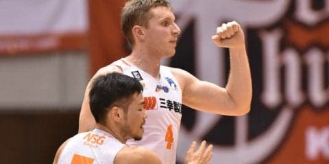 控え選手の奮闘が目立った新潟アルビレックスBB、第3クォーターで28-8と圧倒して初の川崎ブレイブサンダース撃破に成功