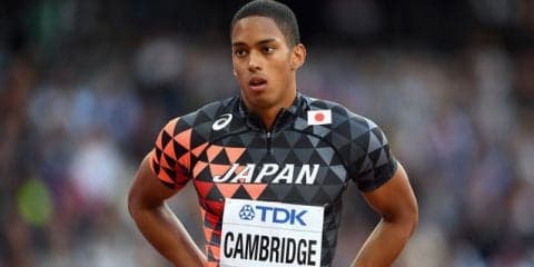 ケンブリッジ飛鳥、スーツ姿を披露！「かっこよすぎる、鼻血もんです」とファン絶賛