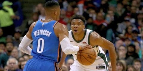 ファウルトラブルでエースを欠くバックスを、スティーブン・アダムスを加えた『ビッグ4』のサンダーが圧倒