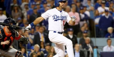 【MLBプレーオフ】ドジャース反撃の狼煙になるか…6回に代打イーシア適時打で1点を返す
