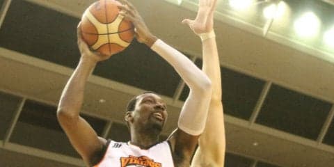 三遠ネオフェニックスが弱点であるリバウンドの改善に向け206cmのパワーフォワード、ローレンス・ブラックレッジを獲得