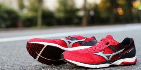ミズノ、フィット感を調整できるランニングシューズ「WAVE EMPEROR 3」発売