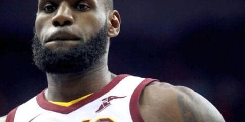 レブロン・ジェームズが衝撃パフォーマンスで57得点、強豪ウィザーズを打ち負かして連敗ストップ