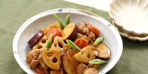 根菜を丸ごとペロリ！風邪予防効果抜群の鶏と根菜の煮物【スポーツキッズのためのガッツリ飯 Vol.9】
