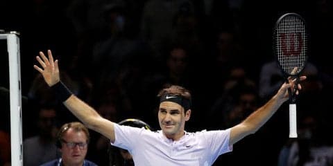 フェデラー「合わせづらかった」。相手にお尻突き出される珍事も、動じず1勝を挙げる［ATPファイナルズ・ラウンドロビン1日目］