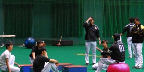 今年も開講、工藤塾　ホークス指揮官自ら体力強化の意味を“塾生”に講義