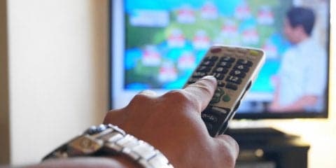 カラオケルームでスポーツ観戦する「グループビューイング」実証実験を開始