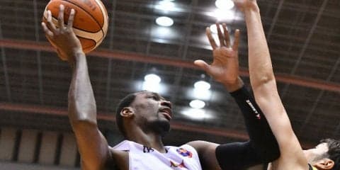 勝負どころのビッグラインナップで三遠ネオフェニックスが栃木ブレックスに雪辱