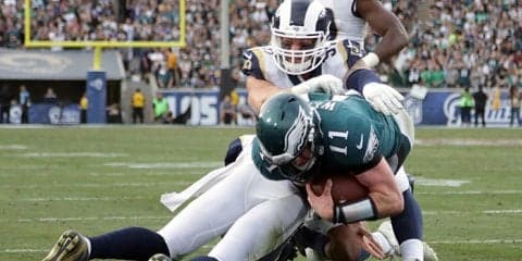 NFLイーグルス地区優勝決定も QBカーソン・ウェンツが負傷し暗雲