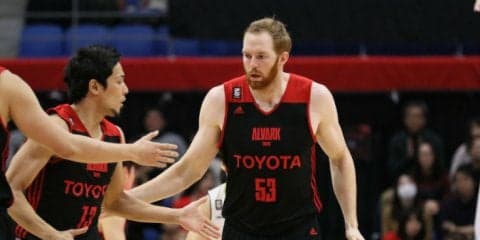 『フォア・ザ・チーム』の精神と豪快ダンクでA東京を支えるアレックス・カーク