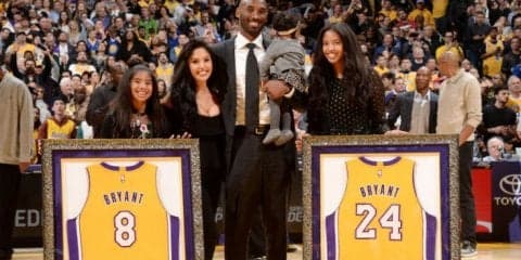 レイカーズの『伝説』コービー・ブライアントが着けた「8」と「24」が永久欠番に