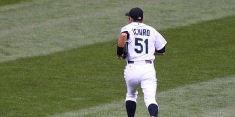 【MLB】イチローは「生ける伝説」　驚愕のフェンスよじ登りキャッチに改めて脚光