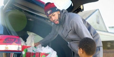 「メリー・クリスマス！」アンソニー・デイビスが自動車を含む超豪華プレゼント