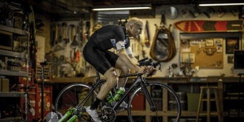 ロードバイク向け固定ローラー台「キネティックロックンロール2.0」販売開始