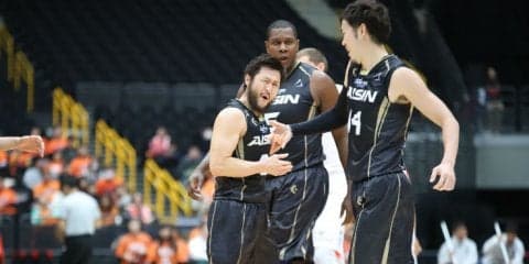 金丸晃輔の長距離砲と老獪なハーフコートバスケット、シーホース三河が新潟に圧勝