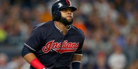 【MLB】フィリーズ移籍の31歳が「並外れた力業」披露!?　驚異の珍トレ公開で話題に