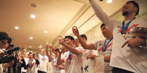 天皇杯連覇を決めた千葉ジェッツ祝勝会、欠場の富樫勇樹も「去年以上にうれしい」