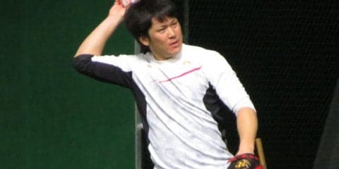 鷹・甲斐が打力アップで真の正捕手へ　“4割打者”からの助言がヒントに