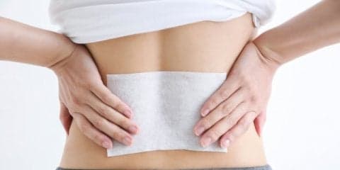 【湿布の種類・成分・効果】白い湿布と茶色の湿布、なにが違うの？使い方も解説
