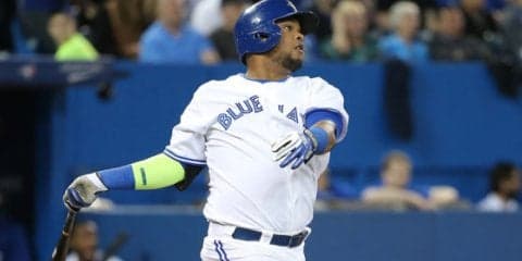 巨人で5戦のみ出場の大砲は母国で「レジェンド」　豪快満弾→バット投げも