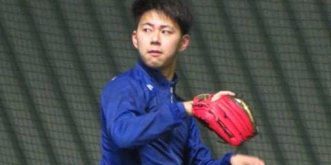 痛みで箸が持てないことも…鷹の154キロ18歳左腕が胸中激白、手術回避の理由