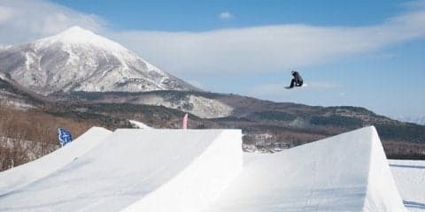 プロスノーボーダー鬼塚雅、公開練習を実施