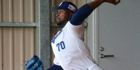 中日の新助っ人ガルシア、初ブルペンで32球「ボール小さい、マウンド低い」