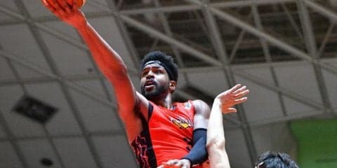 攻守にチームバスケを徹底した三遠ネオフェニックス、退場者を出した名古屋Dを圧倒する100点ゲームで勝利