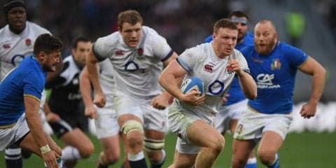  イングランド、前半に健闘を見せたイタリアを突き放し、46－15の快勝。 