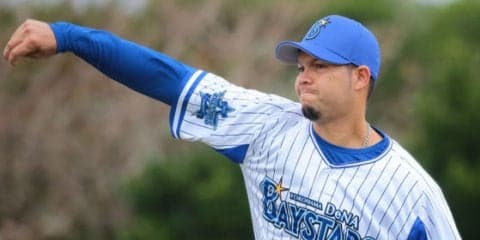 「日本で少しでも長く」-1年でNPB復帰、DeNAで先発転向に挑む助っ人の思い