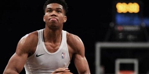 ヤニス・アデトクンボ、ギリシャからの応援団に感激もBBB着用の少年を見過ごせず