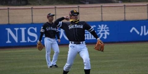 グラウンドには壮観な光景、グッズも充実　見所満載のホークスキャンプ