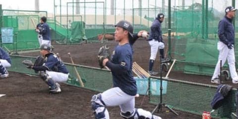 オリ背番号「123」衝撃デビュー　2連続二盗阻止、福良監督「2つも刺して…」