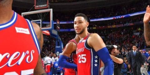 シクサーズがプレーオフ進出へ価値ある1勝、シモンズは6度目のトリプル・ダブル