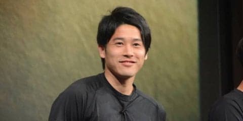 内田篤人、DAZNのCMではセリフ一つ…。発表会でもツッコまれたが空気読む